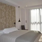 Plaza Hotel 2*